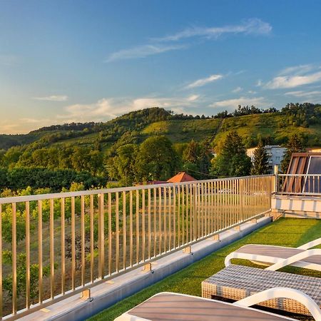 Contemporary Apartment With Rooftop Terrace In Máribor Exterior foto
