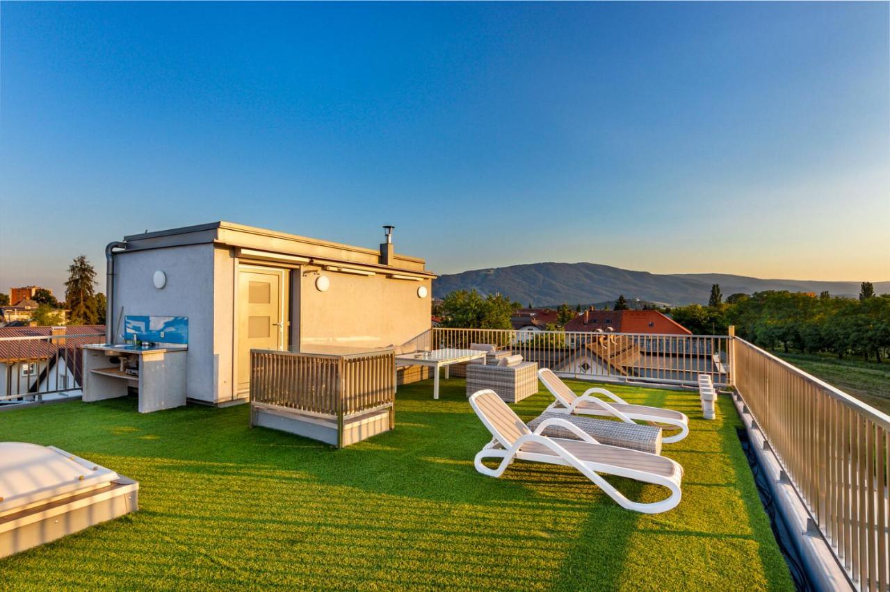 Contemporary Apartment With Rooftop Terrace In Máribor Exterior foto